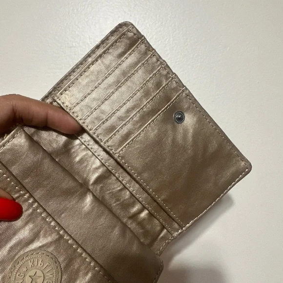 Pixi Kipling Metallic Wallet with Keychain - Picture 6 of 15